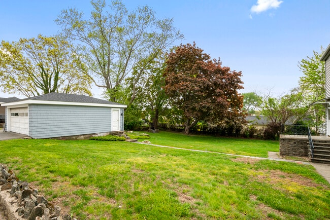 Photo - 5 Goulart Ave