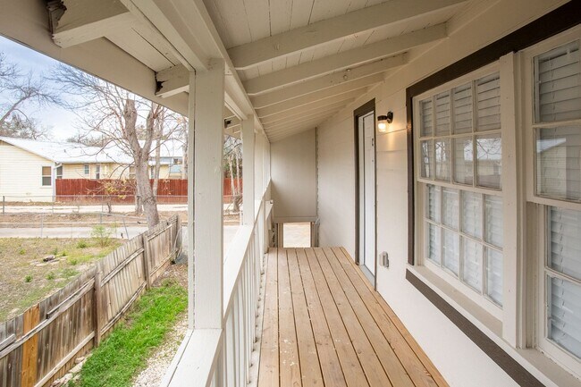 Photo - 407 Sarah St Unit C