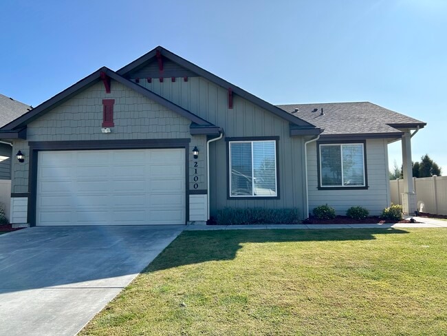 Building Photo - 2100 N Thorndale Ave Rental
