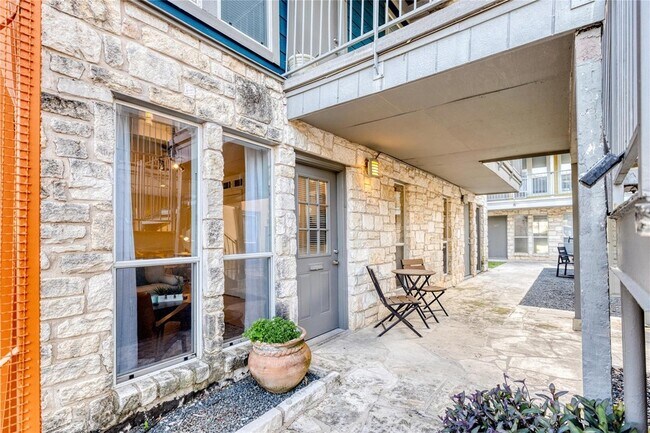 Photo - 2526 Durwood St Unit 110