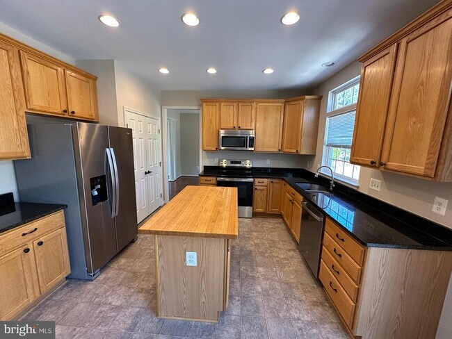 Photo - 72 Maddex Farm Dr