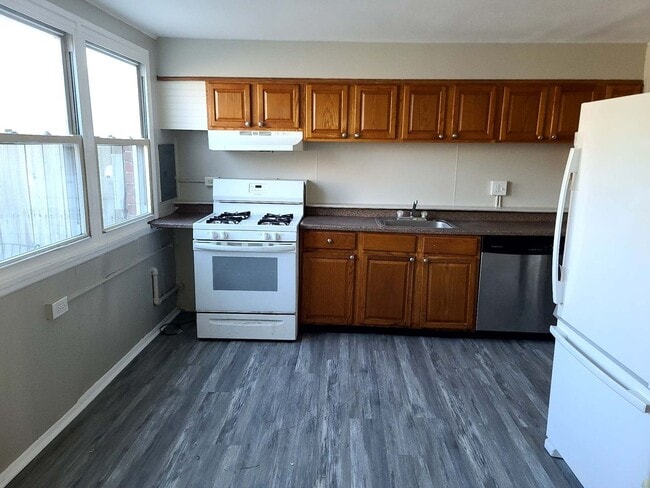 Building Photo - Coming soon newly remodeled three bedroom ...