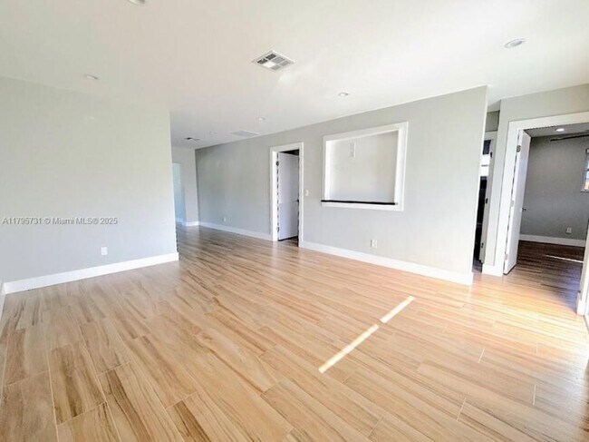 Photo - 4 bedroom in Hollywood FL 33021