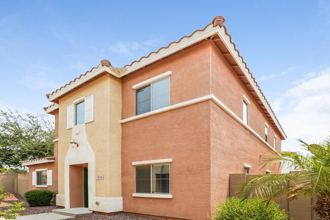 Building Photo - 4758 E Laurel Ave Rental