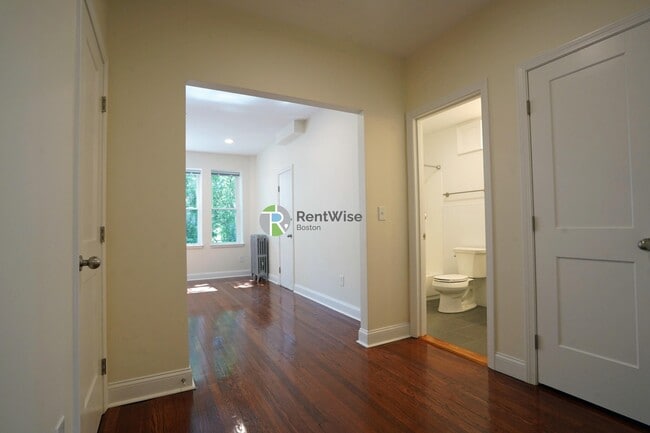 Building Photo - 123 Sutherland Rd Rental