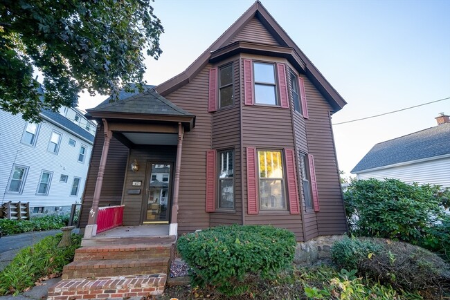 Building Photo - 47 Marblehead St Rental