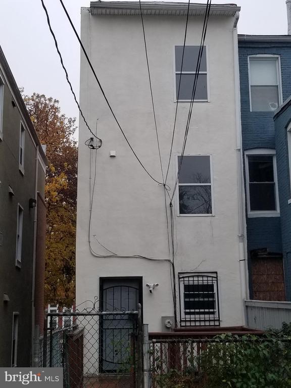 1624 W Lexington St