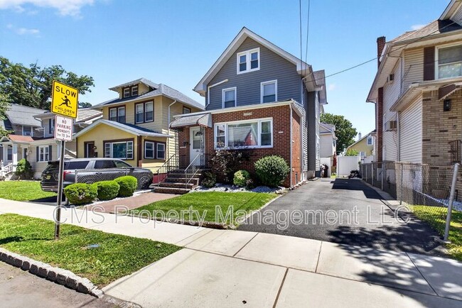Photo - 139 Dalton St