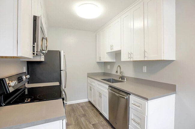 Photo - Woodside Court
