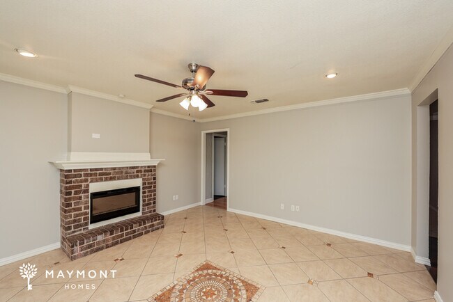 Photo - 323 Linkwood Dr