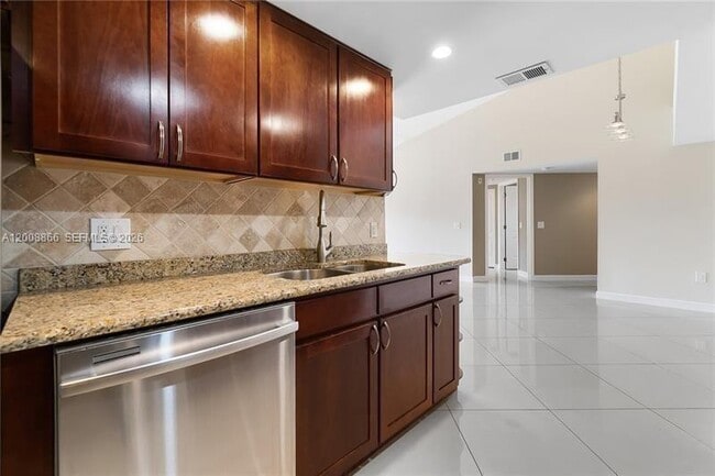 Photo - 4197 N Haverhill Rd Unidad 213