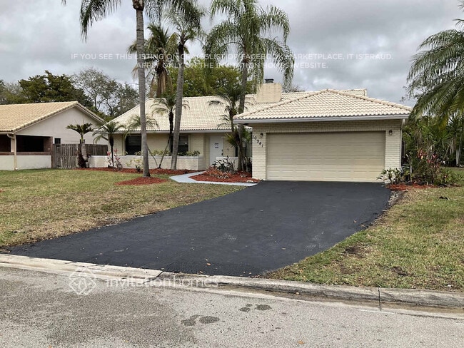 Building Photo - 10941 NW 7th St