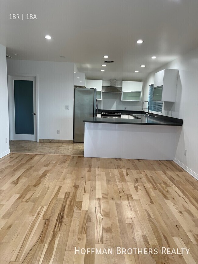 Photo - 1146 N Clark St Condo Unit 1