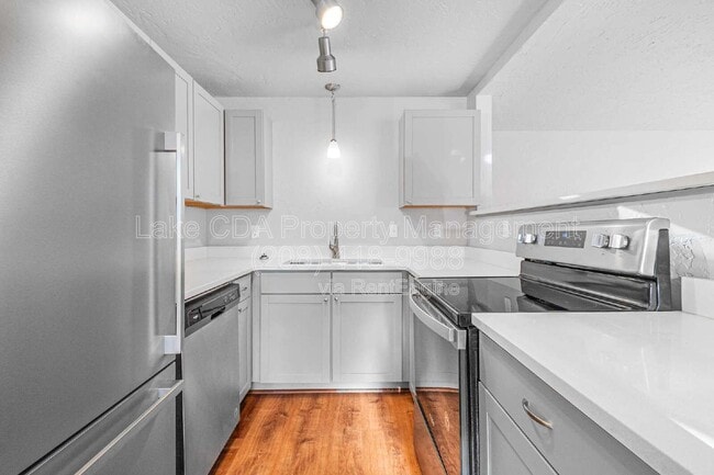 Photo - 1419 E Stiner Ave