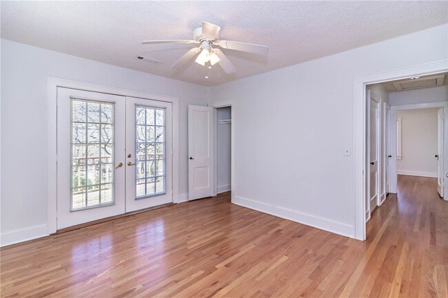 Photo - 583 N Assembly Dr