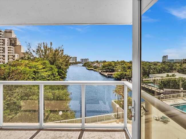 Photo - 3000 Holiday Dr Unidad 603