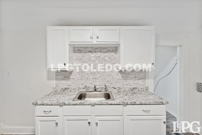 Photo - 4039 Vermaas Ave