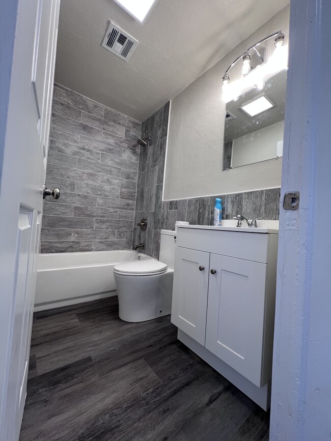 Photo - 1008 NW 31st St