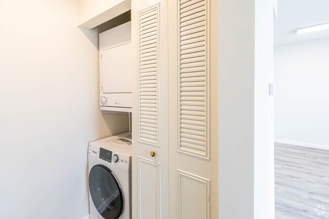 Studio - 500SF - Laundry