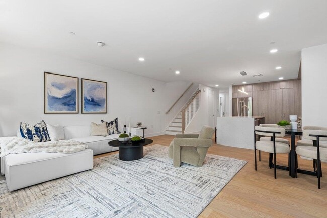 Photo - 33 Calvert St Townhome