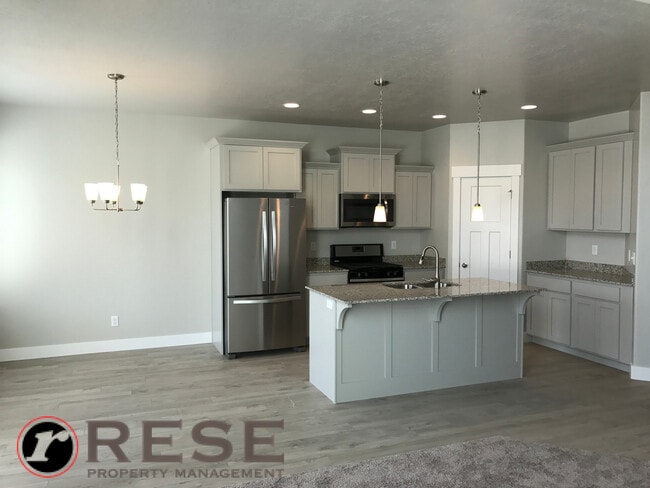 Photo - Beautiful Edge Townhome in Bluffdale