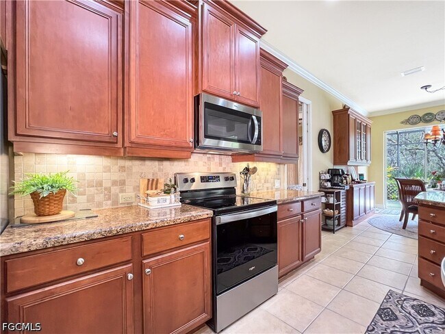 3290 Shady Bend