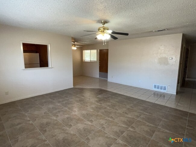 Photo - 1502 Linda Ln