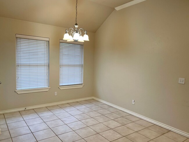 Photo - Great 4 Bed In Edmond Schools!!