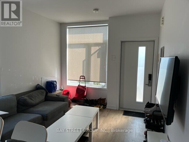 Photo - 1760 Simcoe St N