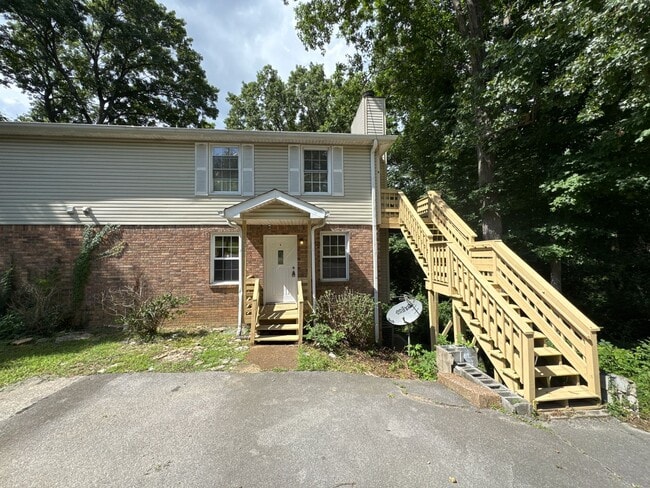 For Rent: 2 Bedroom | 1 Bath Duplex in Sou... - For Rent: 2 Bedroom | 1 Bath Duplex in Sou... House