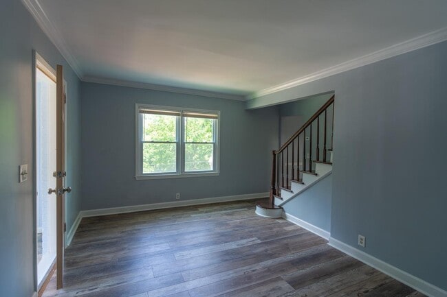 Photo - 233 Kinsey Ct NE