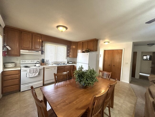 Photo - 109 Pine Ave