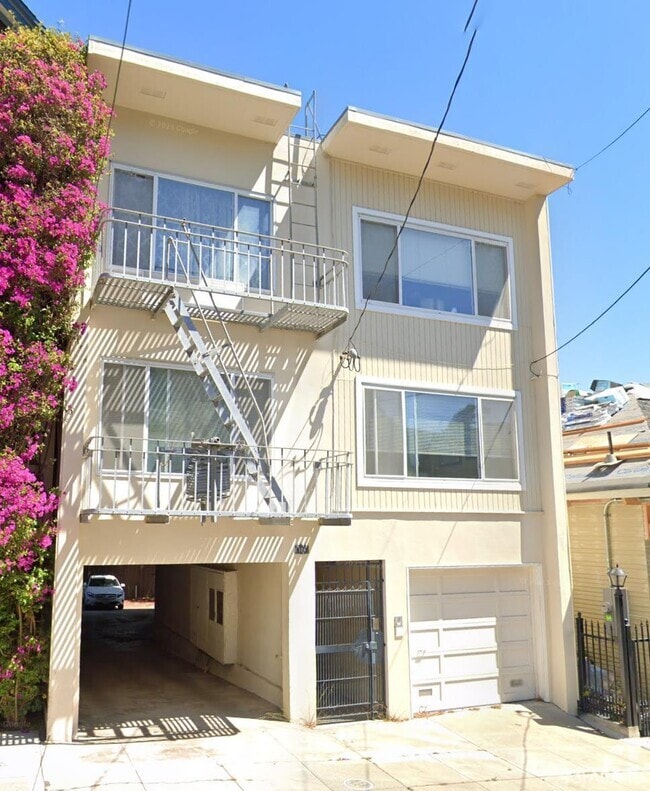 Building Photo - 124 Rivoli St Rental
