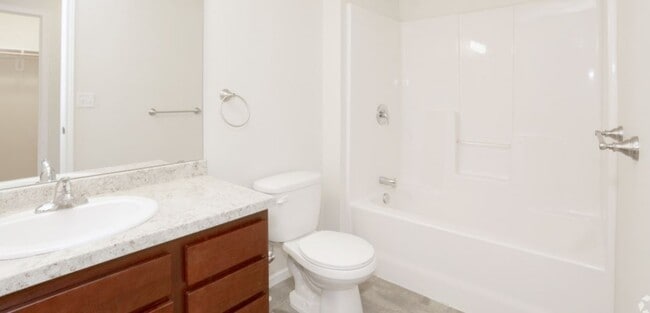 Prairie Crossing Townhomes Bathroom
