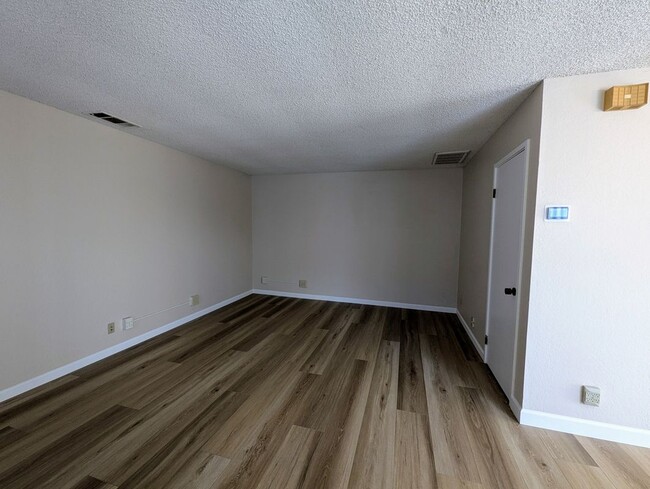 Photo - 6091 Montgomery Ct