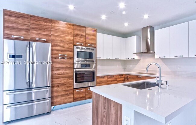 718 Valencia Ave Unit 202