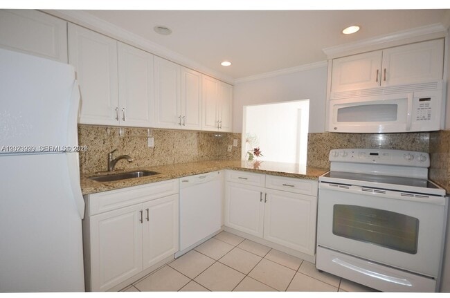 Photo - 1000 Parkview Dr Unit 426