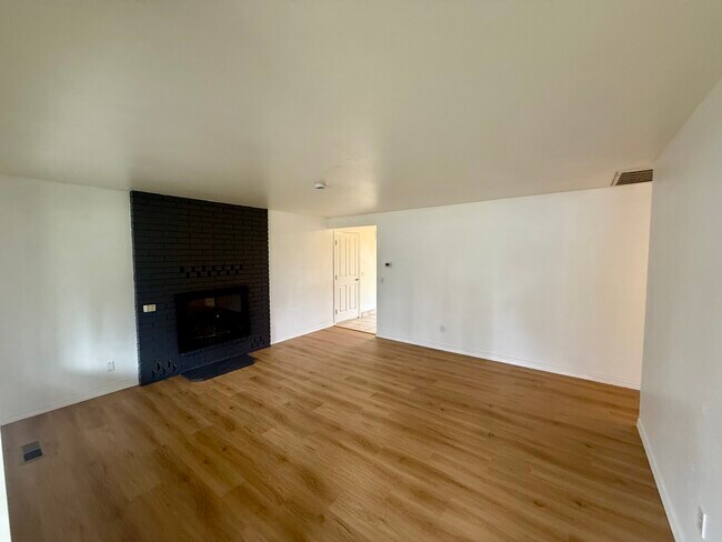 Photo - 7806 3rd Ave SE