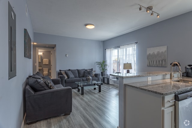 1BD, 1BA - 615SF