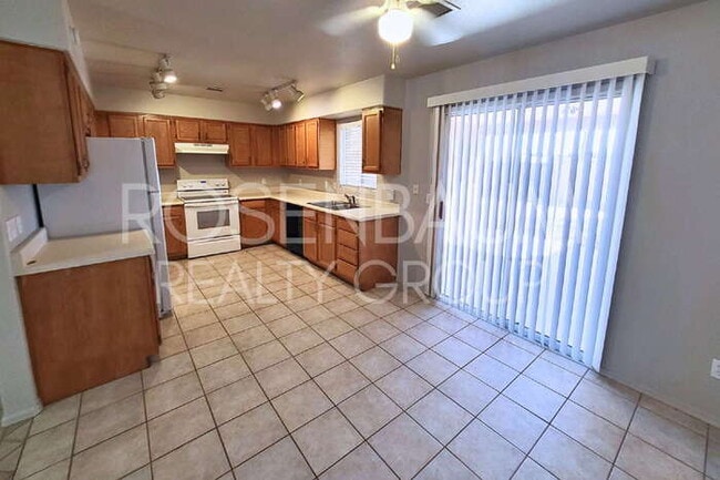 Photo - 8585 W Santa Cruz Blvd