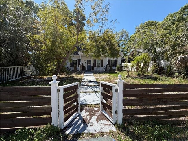 Building Photo - 2516 3rd Ave S