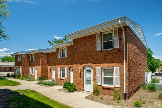 Arbors at Eastland - Arbors at Eastland Apartments