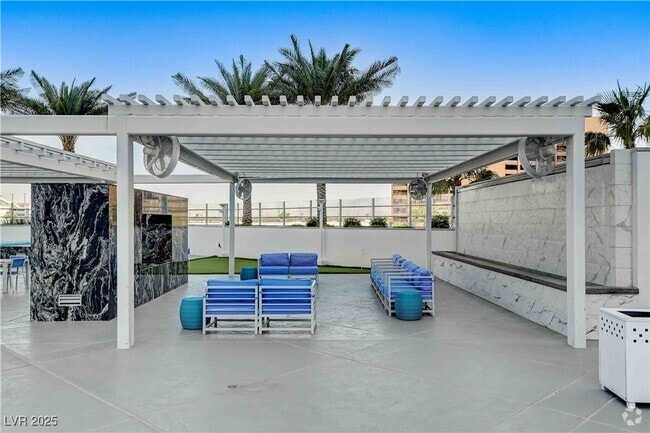 Building Photo - 2700 S Las Vegas Blvd Unit 3909 Rental