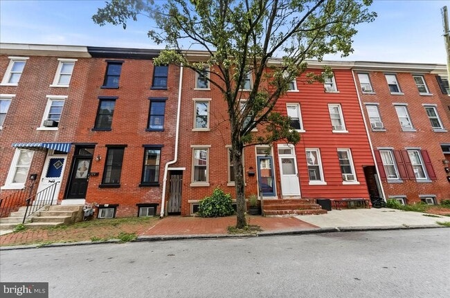 Building Photo - 122 E Miner St