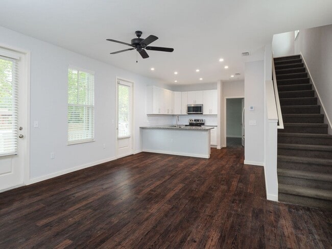 Photo - Thelma Lane - Luxury 4 Bedroom, 4 Bathroom...