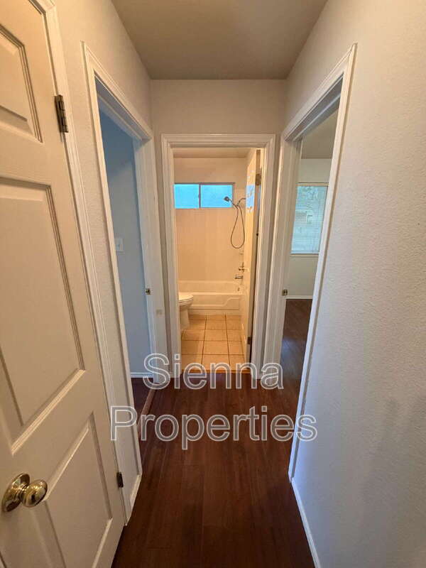Photo - 1006 Reynaldo St