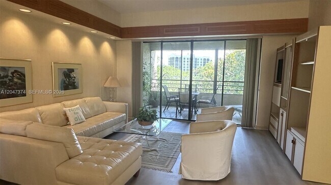 7472 La Paz Blvd Unit 301