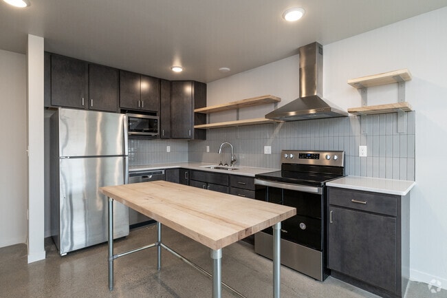 1BR, 1BA - 626SF - Kitchen