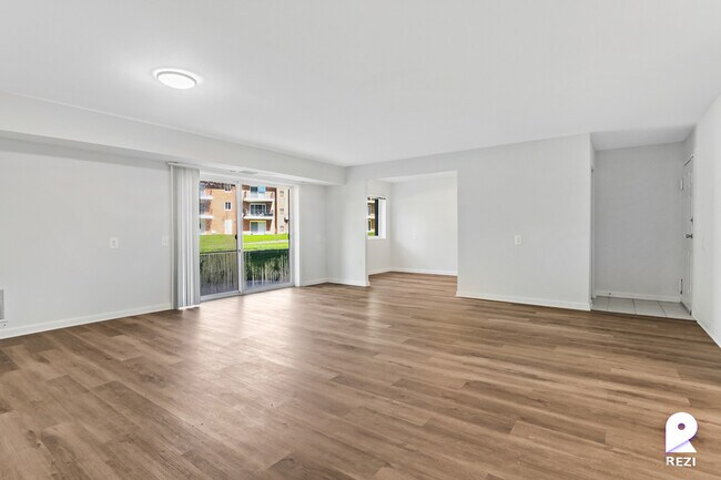 Photo - 6529 Hil-Mar Dr Unidad 103