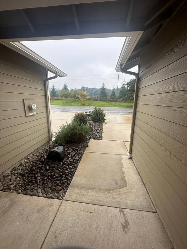 Photo - Available now! 3 bedroom ~ 2.5 Bathroom stylish home in Adair Village!